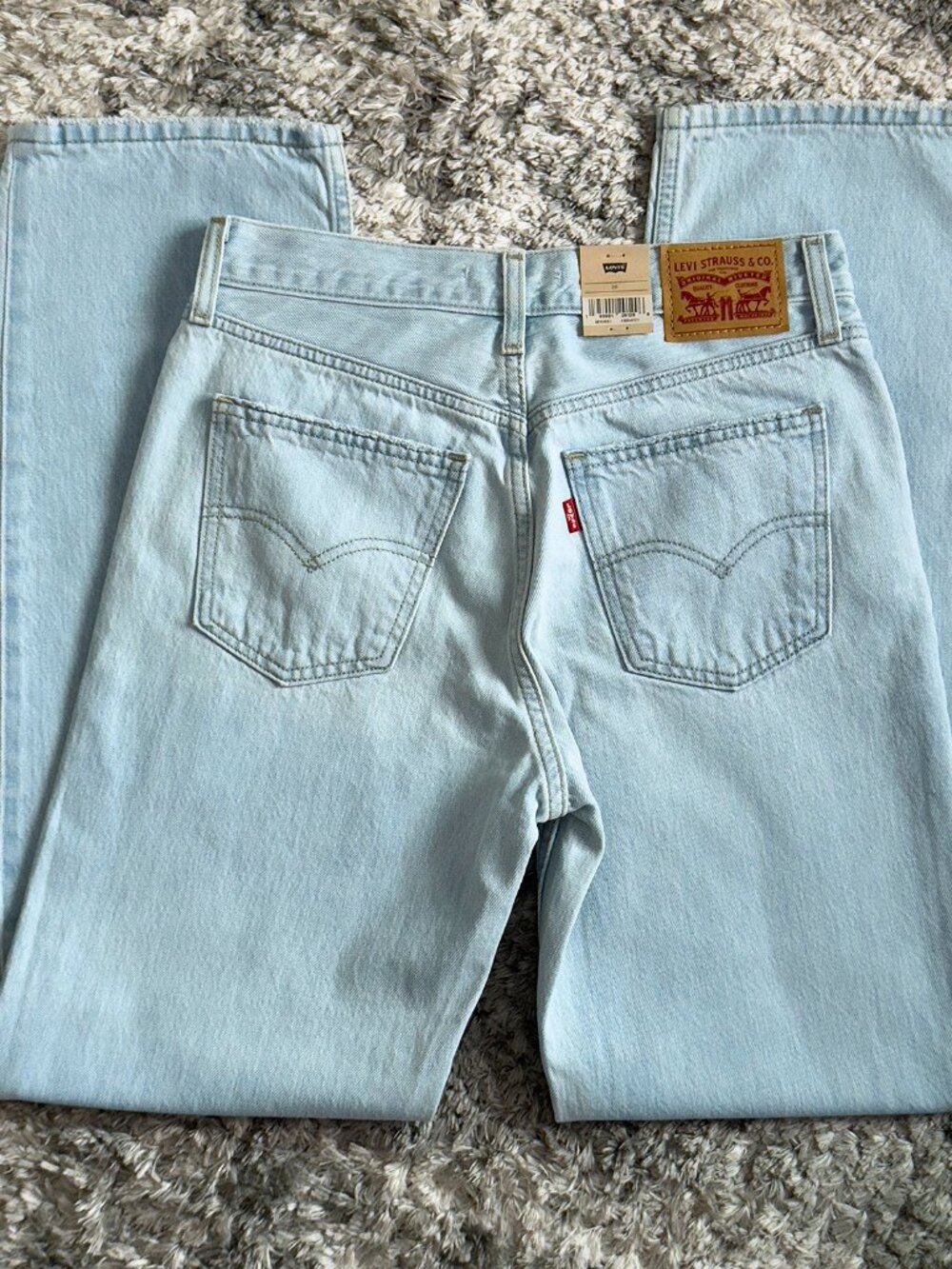levi’s low pro jeans in "charlie won" light wash ♡ - Picture 2 of 3